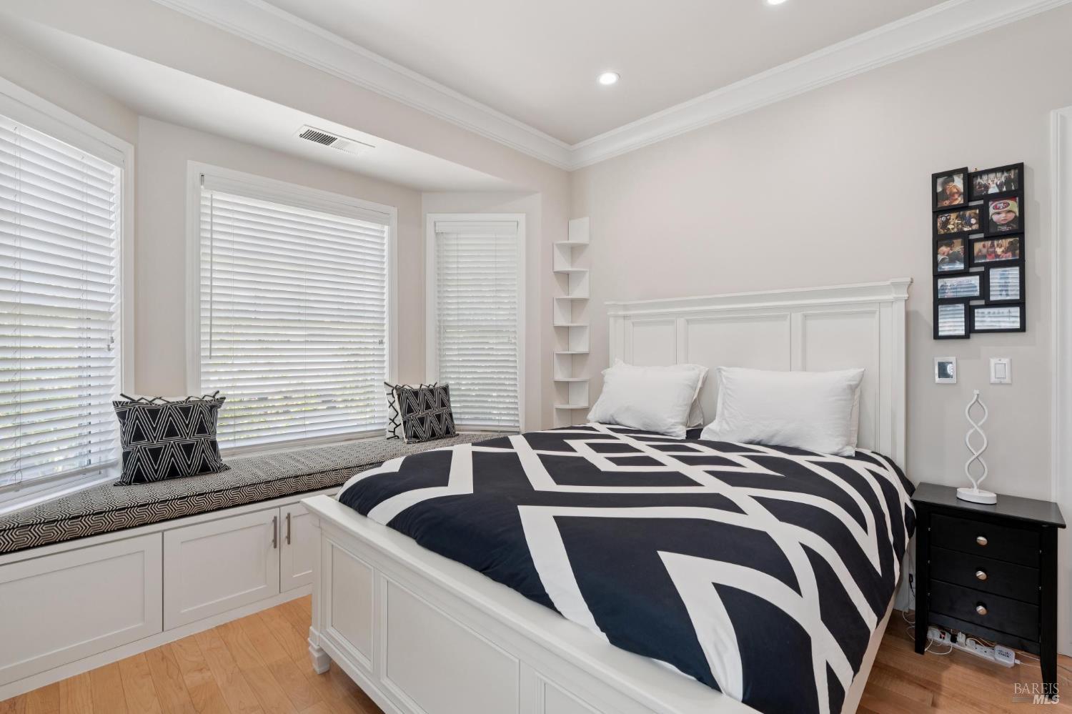 44 De Silva Island Drive