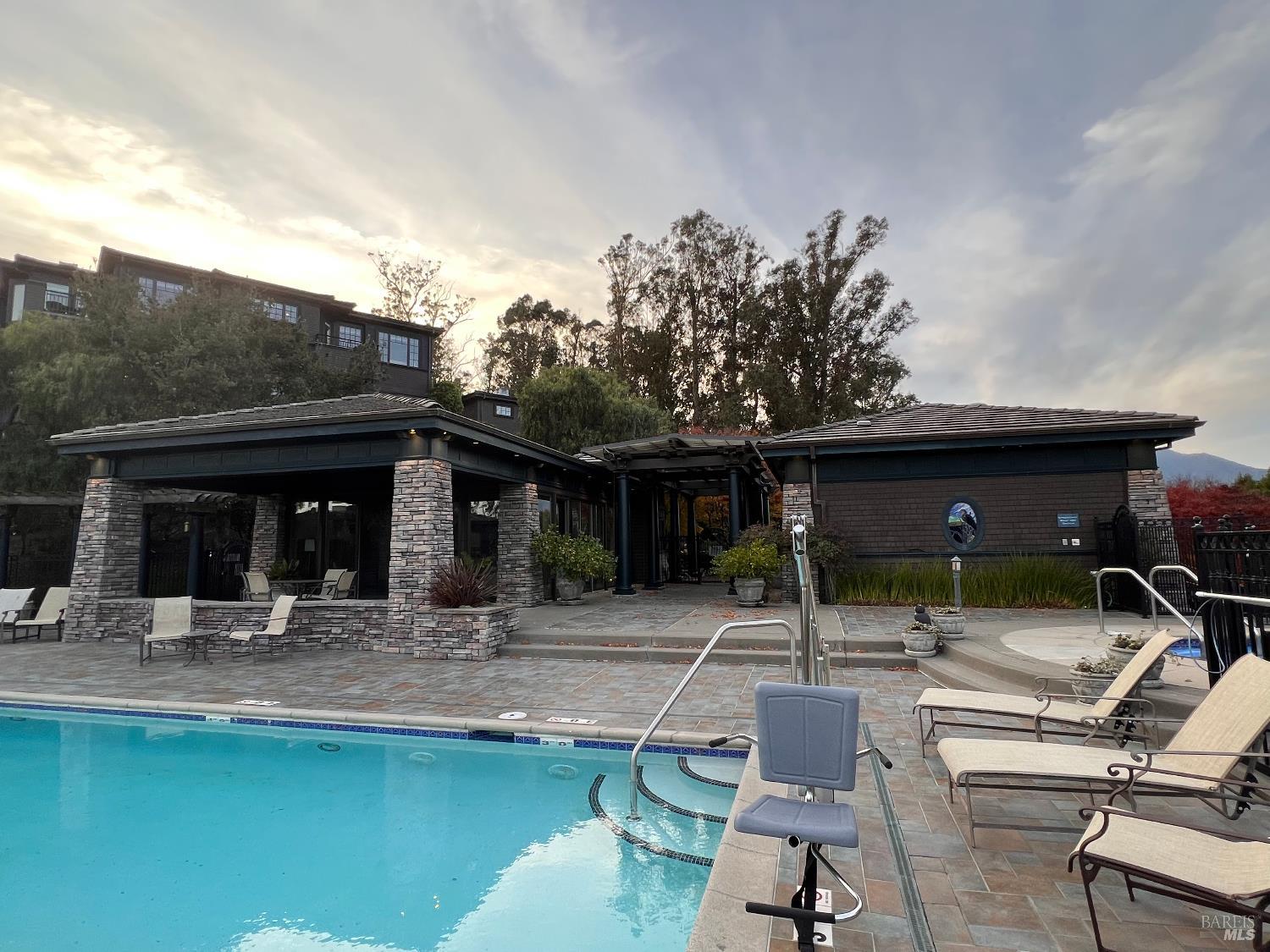 44 De Silva Island Drive