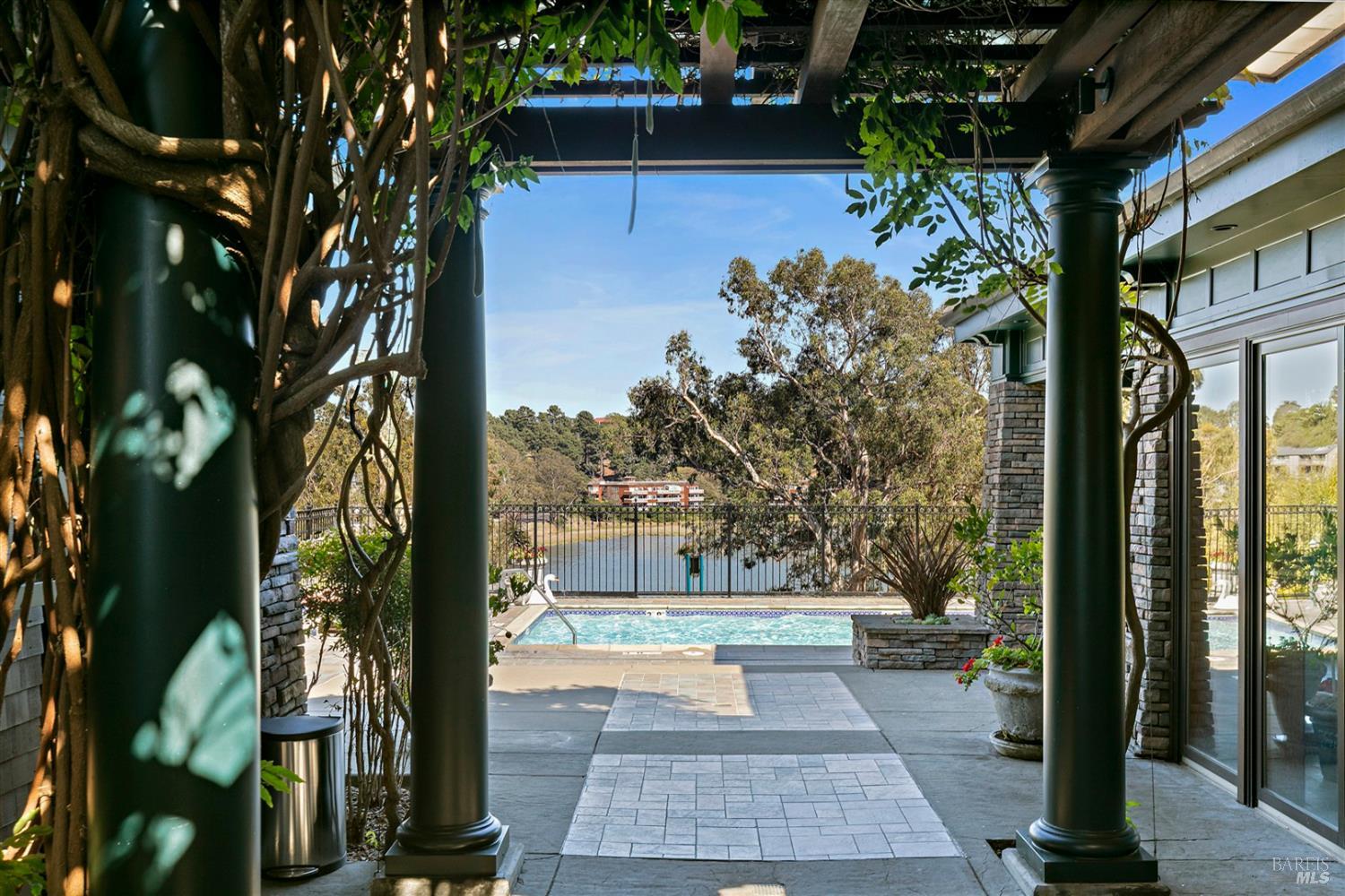 44 De Silva Island Drive