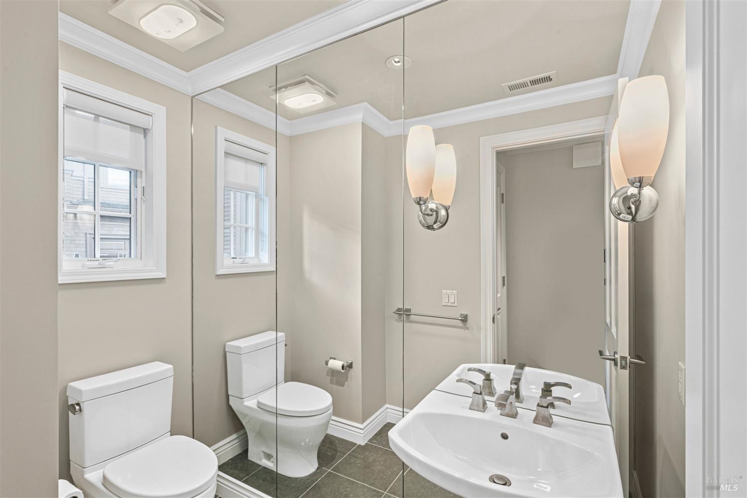 44 De Silva Island Drive