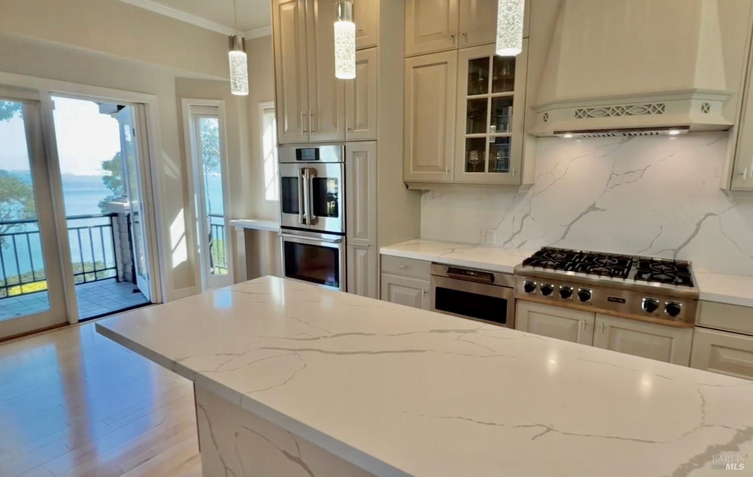 44 De Silva Island Drive