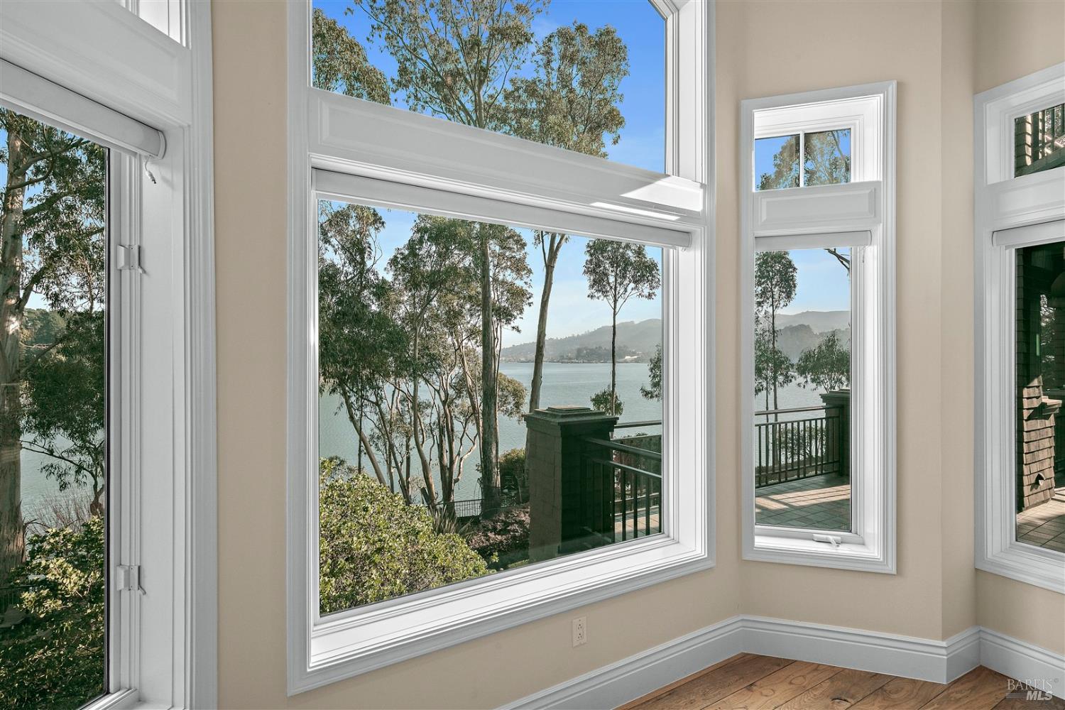 44 De Silva Island Drive