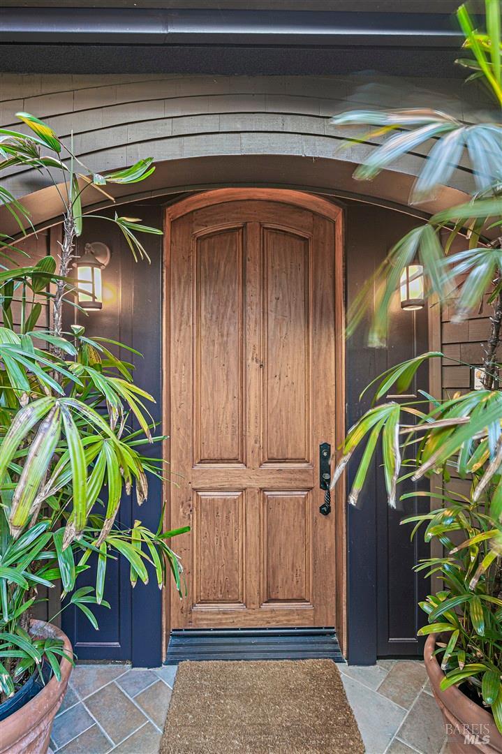 44 De Silva Island Drive