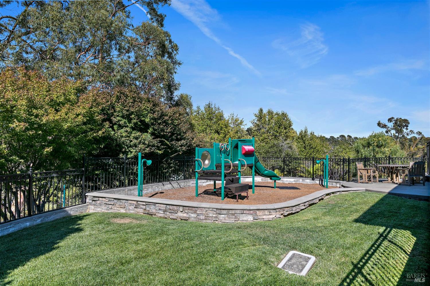 44 De Silva Island Drive