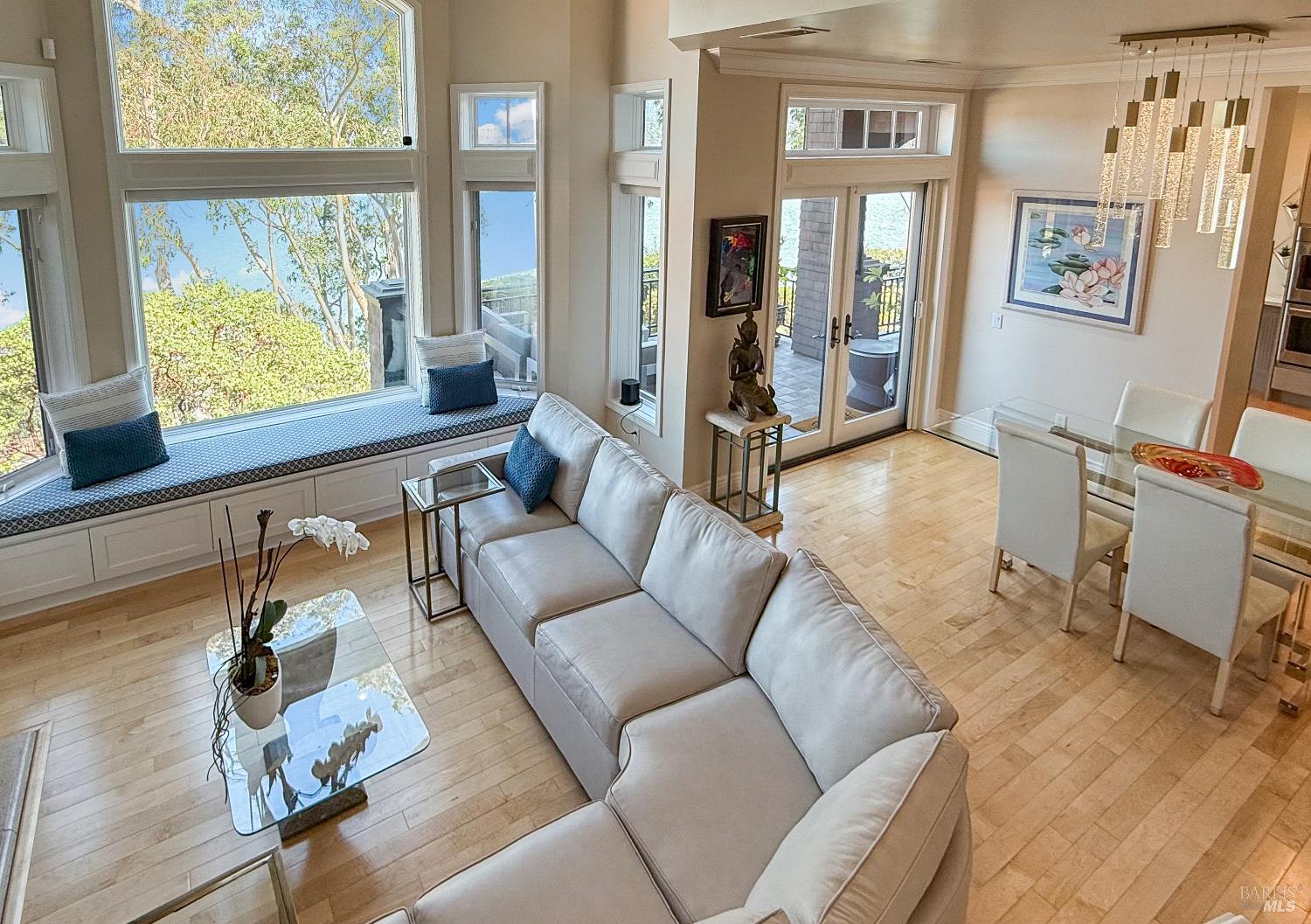 44 De Silva Island Drive