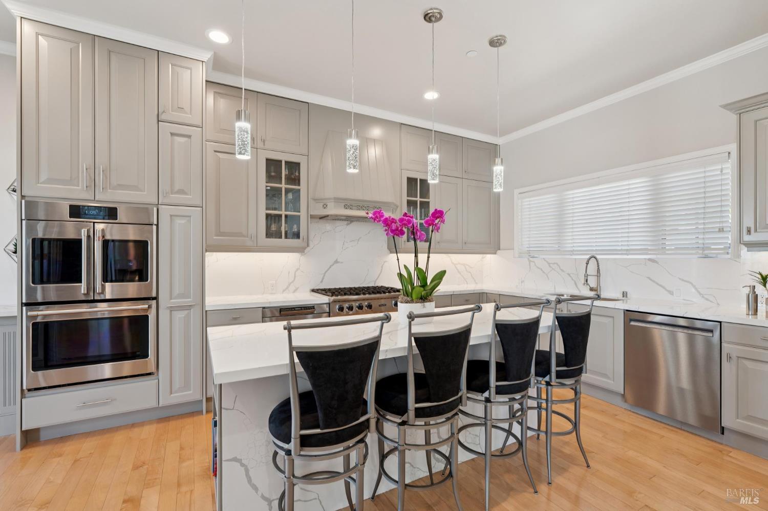 44 De Silva Island Drive