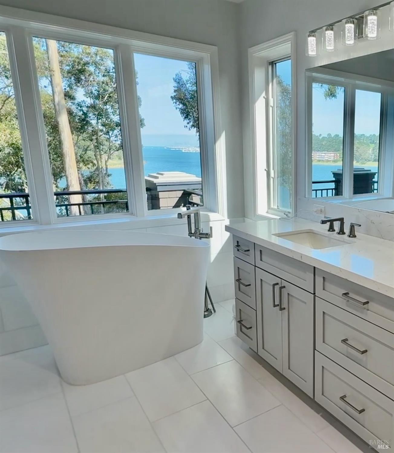44 De Silva Island Drive