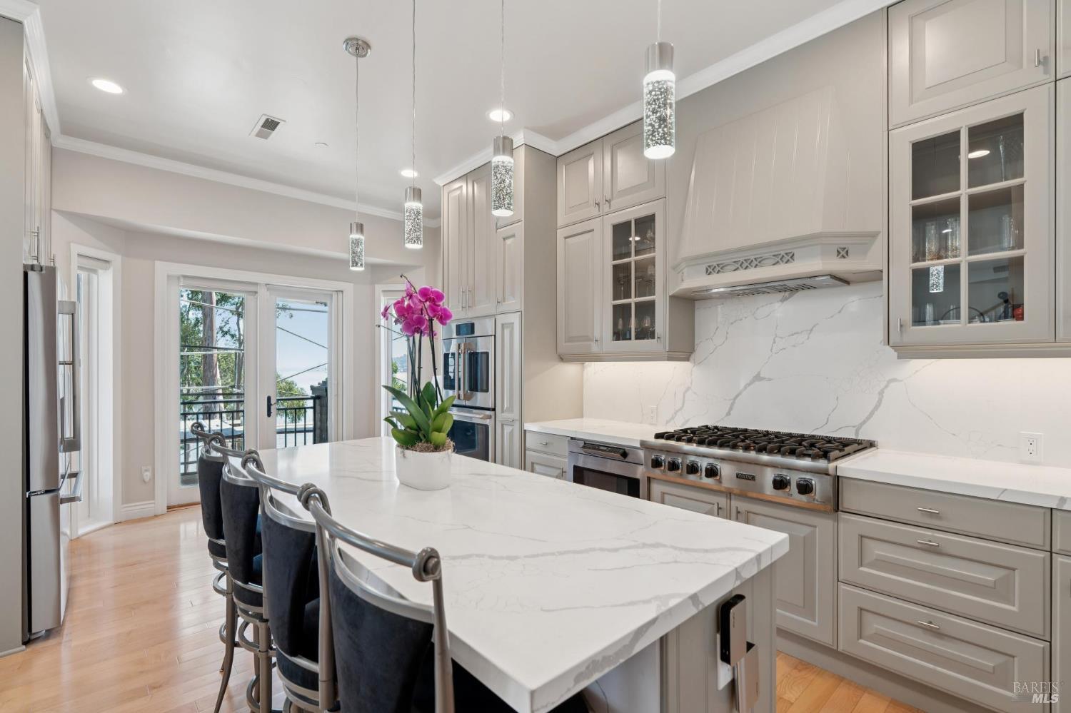 44 De Silva Island Drive