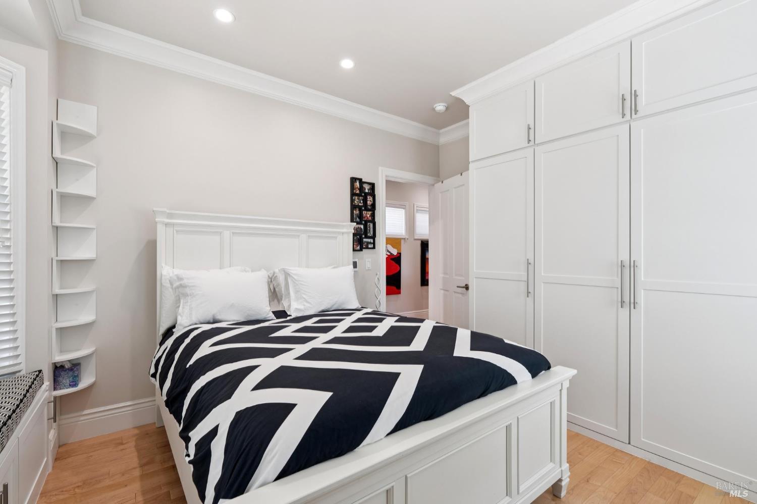 44 De Silva Island Drive