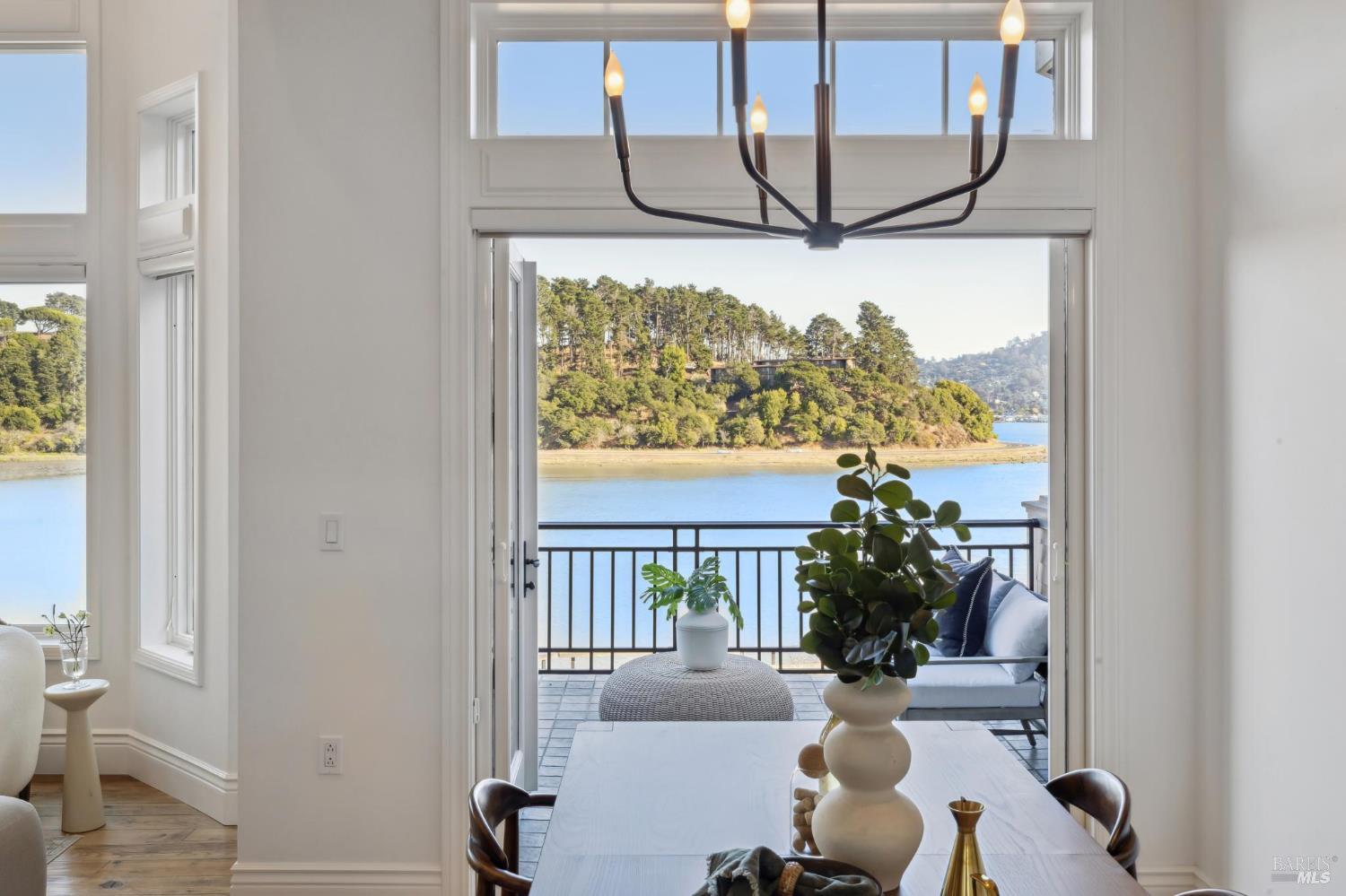 84 De Silva Island Drive