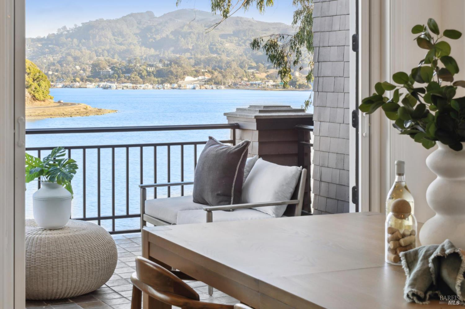 84 De Silva Island Drive