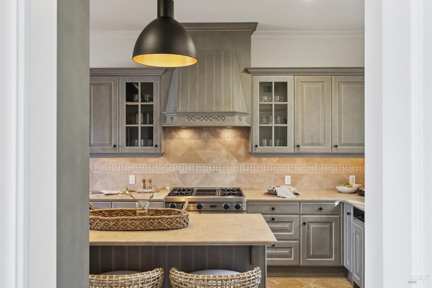 84 De Silva Island Drive