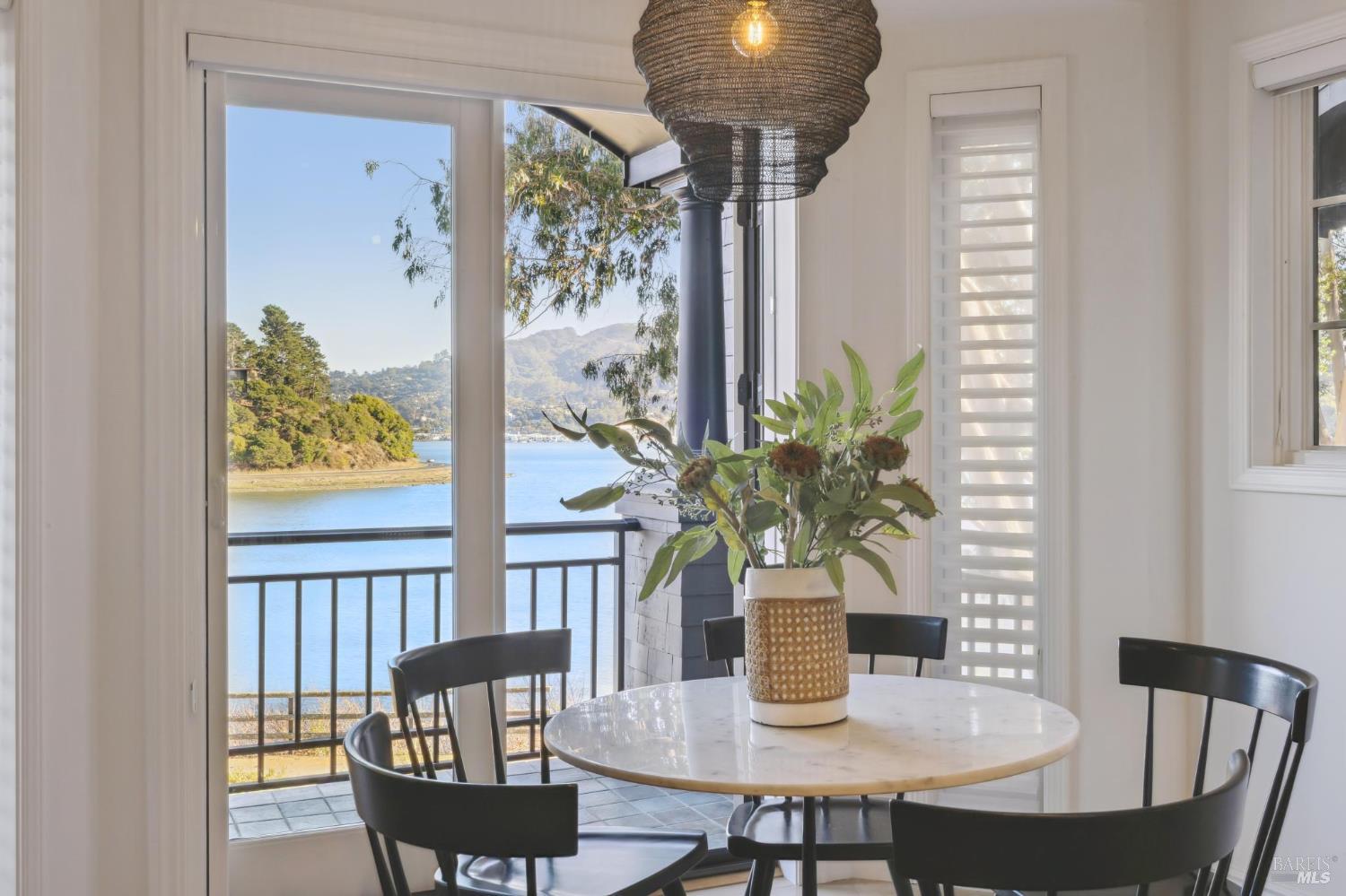 84 De Silva Island Drive