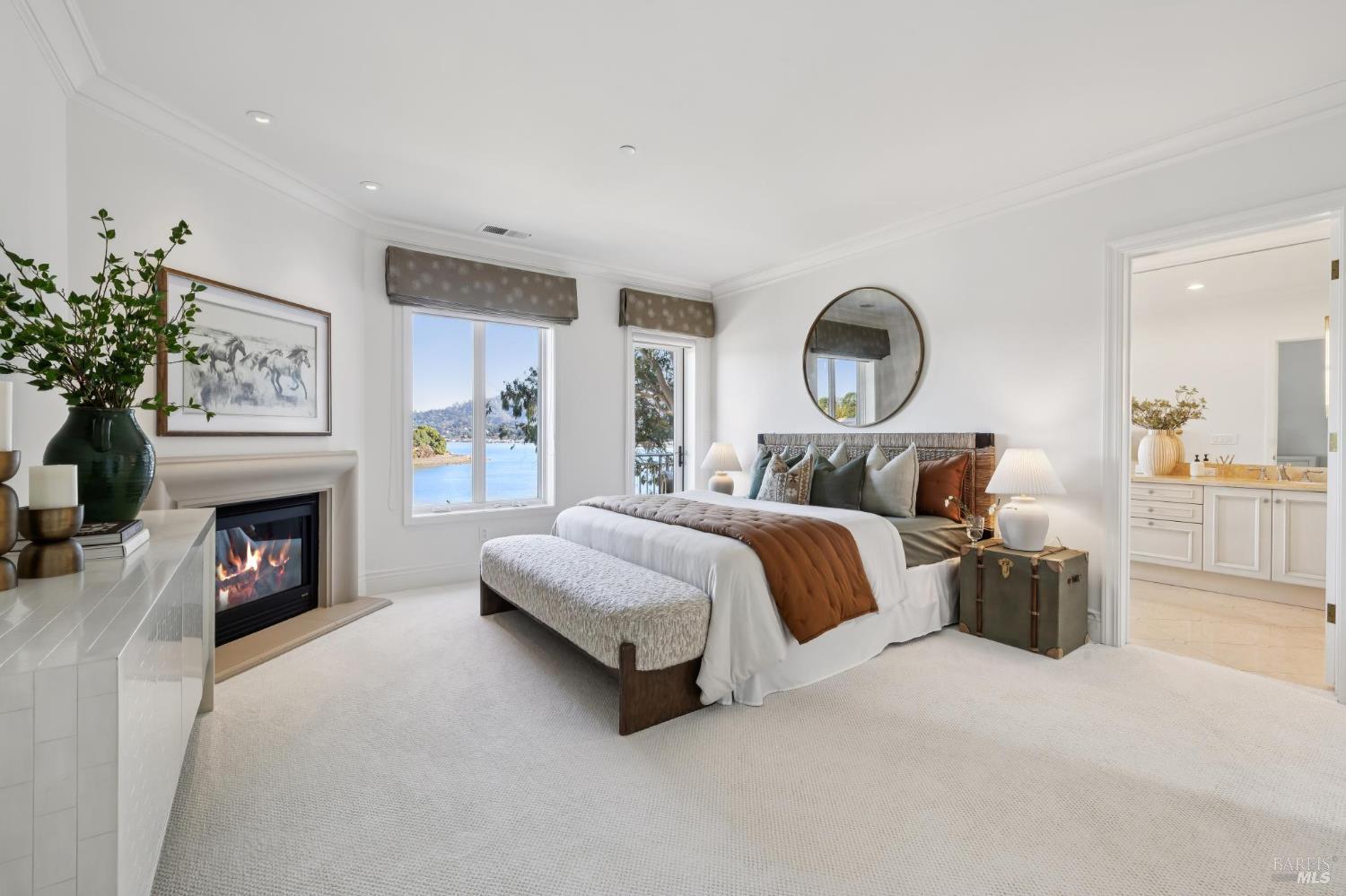 84 De Silva Island Drive