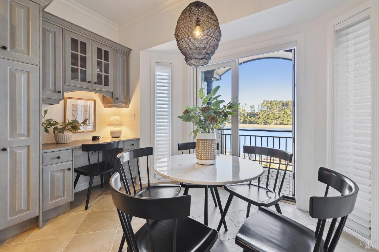 84 De Silva Island Drive