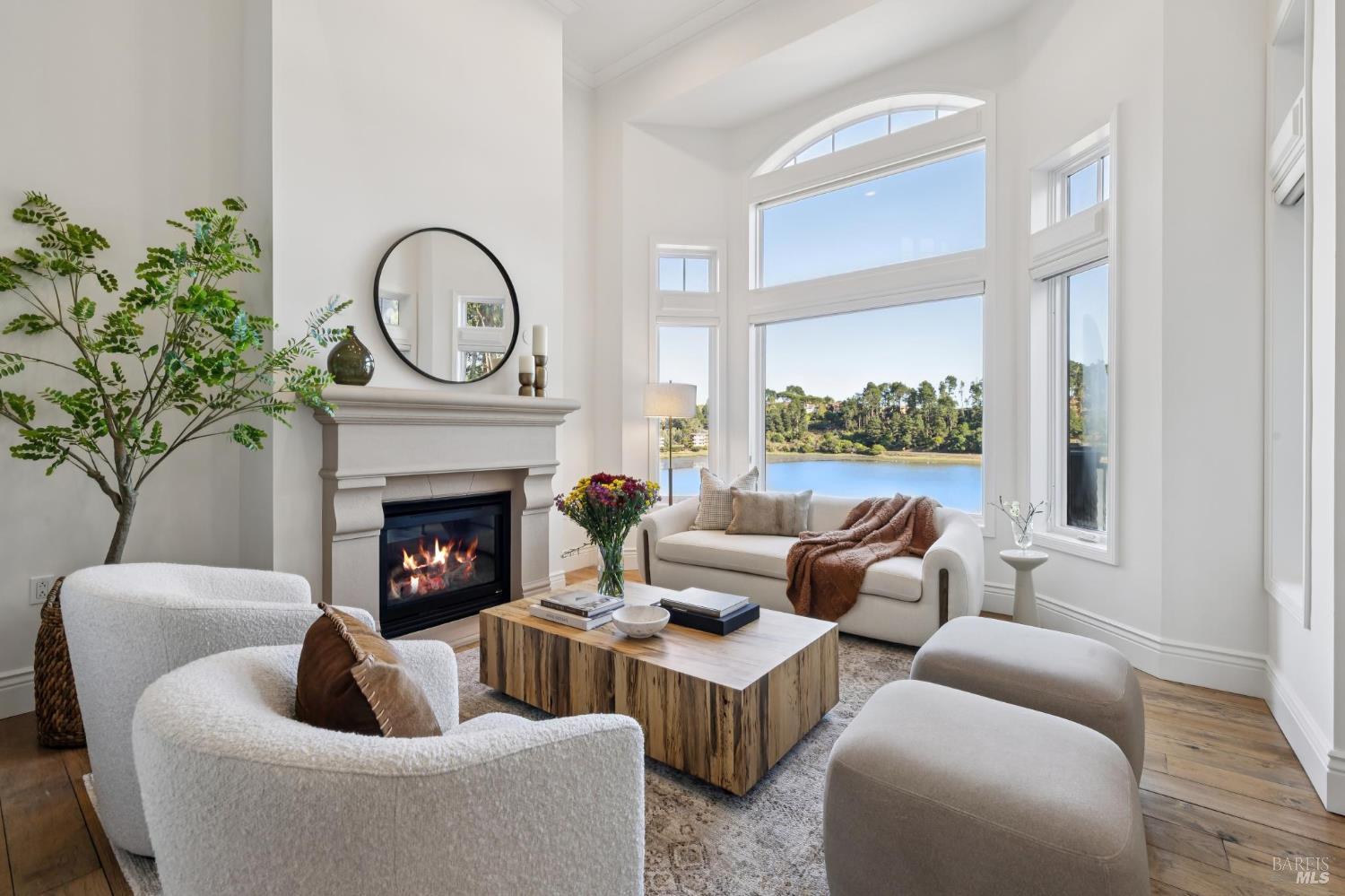 84 De Silva Island Drive