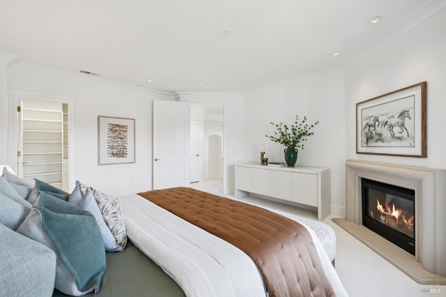 84 De Silva Island Drive