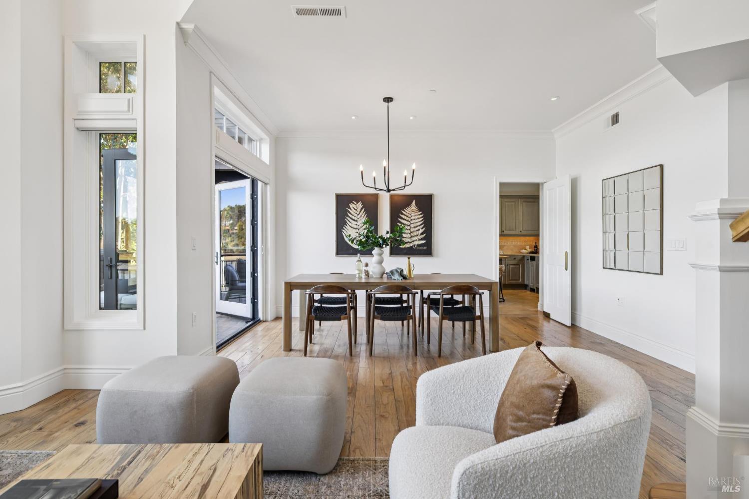 84 De Silva Island Drive