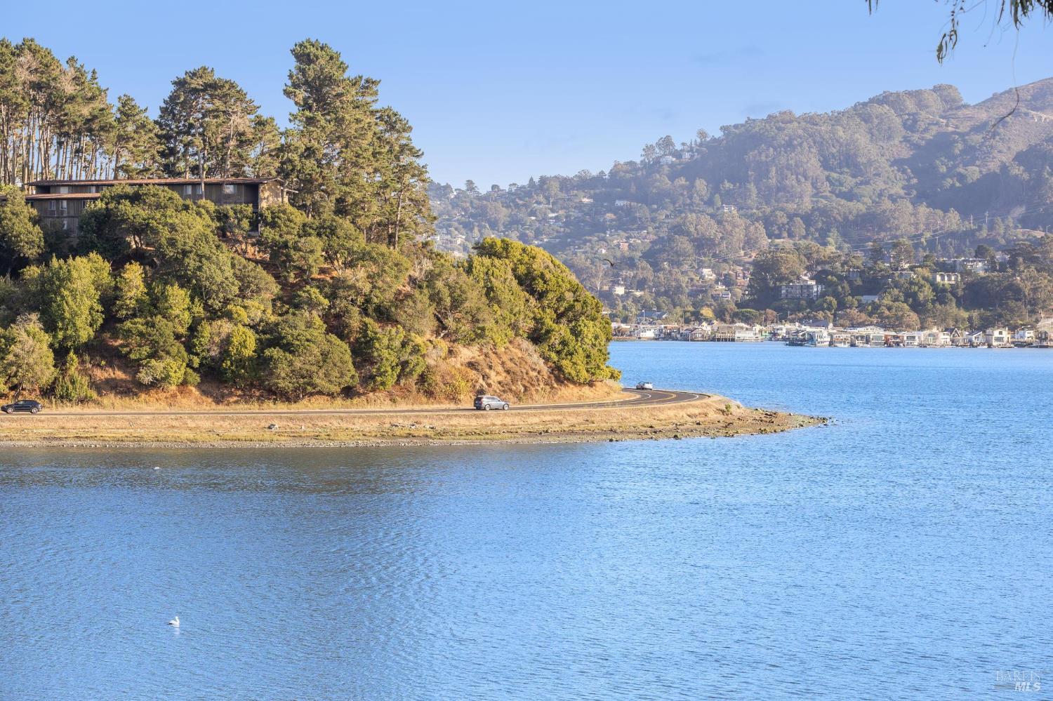 84 De Silva Island Drive