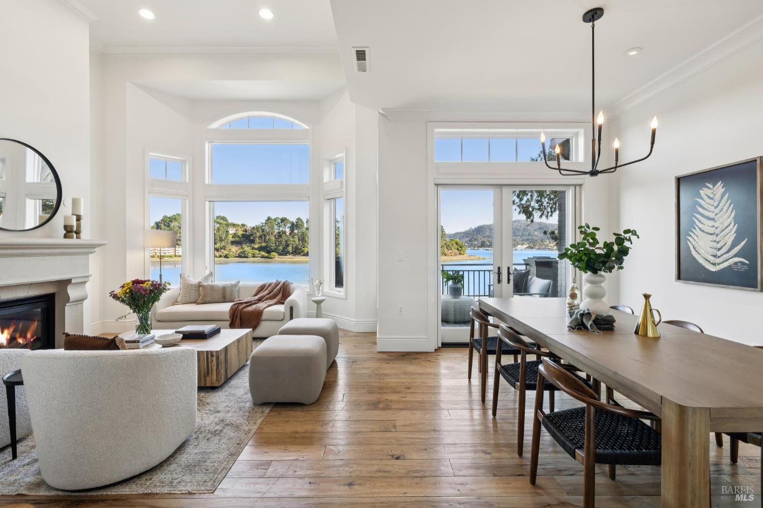 84 De Silva Island Drive