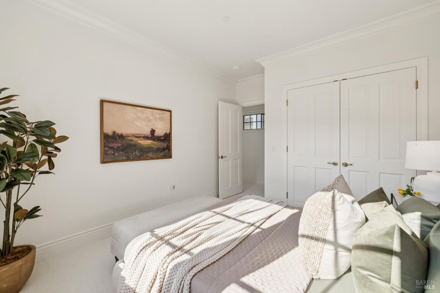 84 De Silva Island Drive