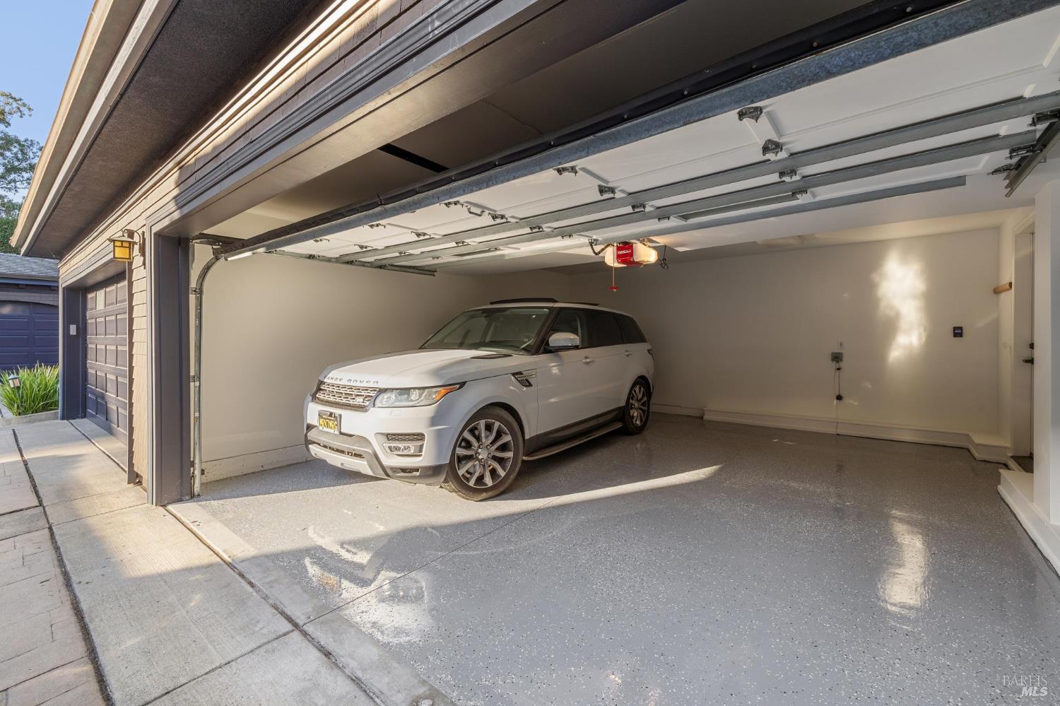 84 De Silva Island Drive