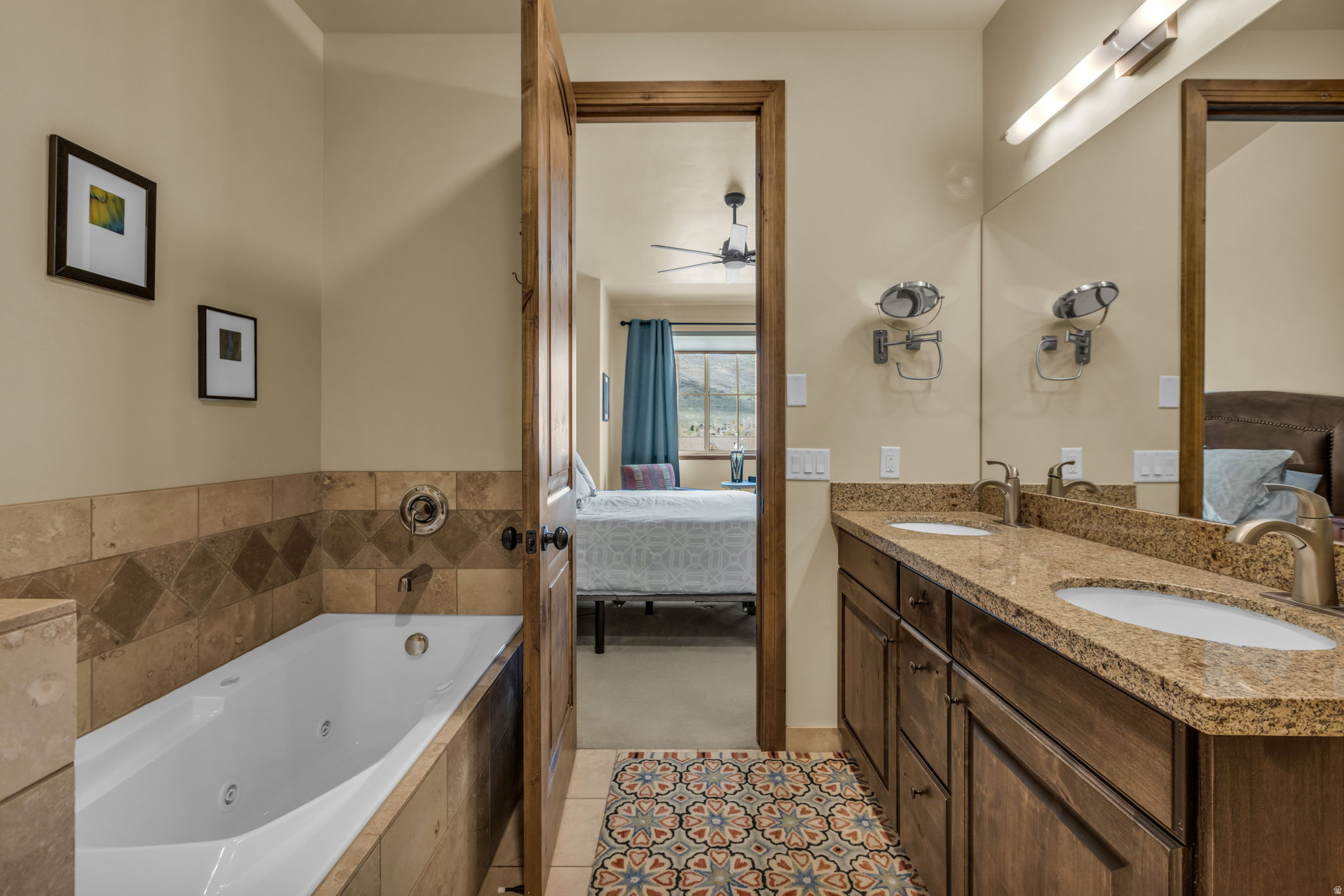 3137 W LOWER SADDLEBACK RD