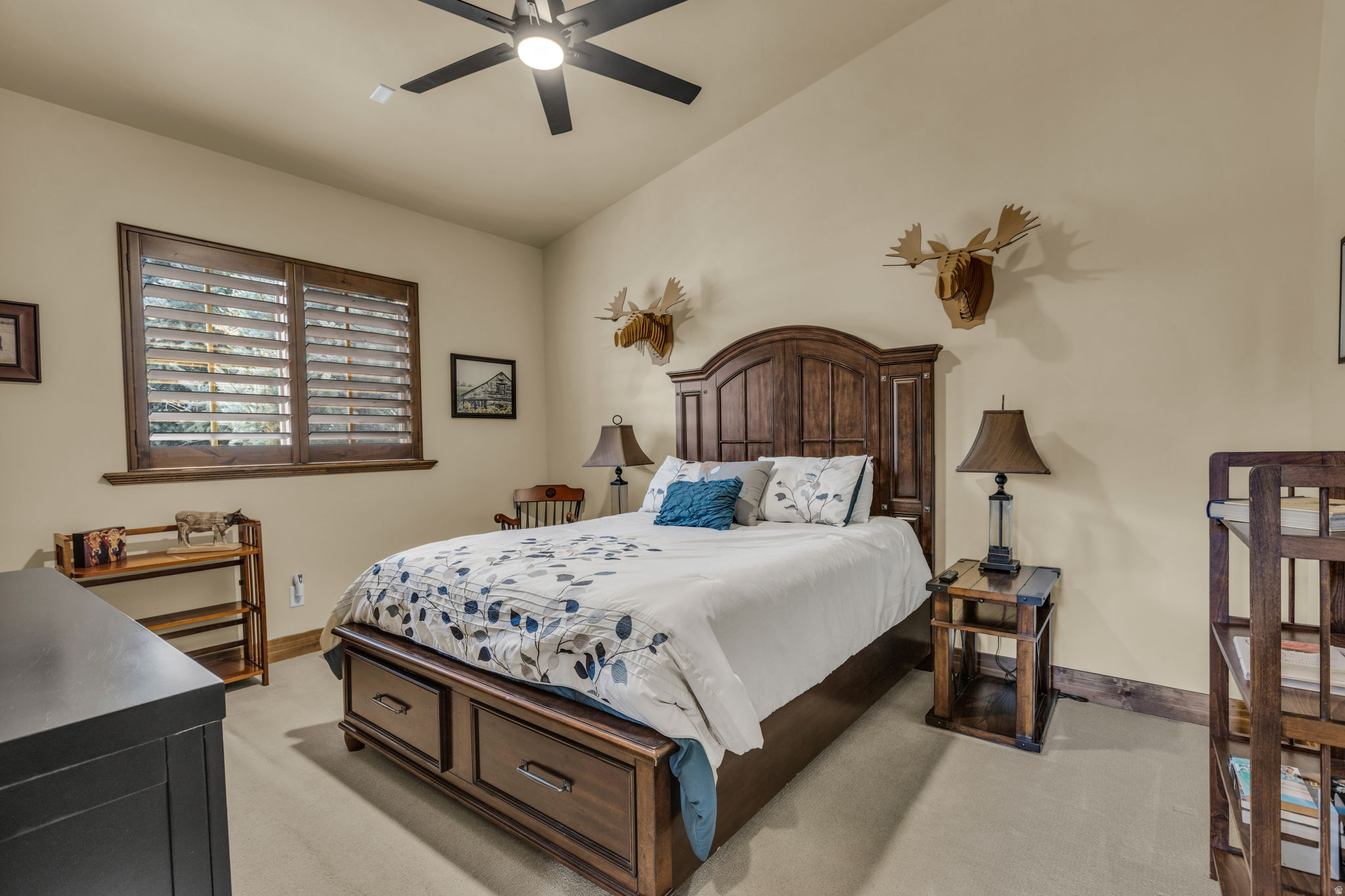 3137 W LOWER SADDLEBACK RD