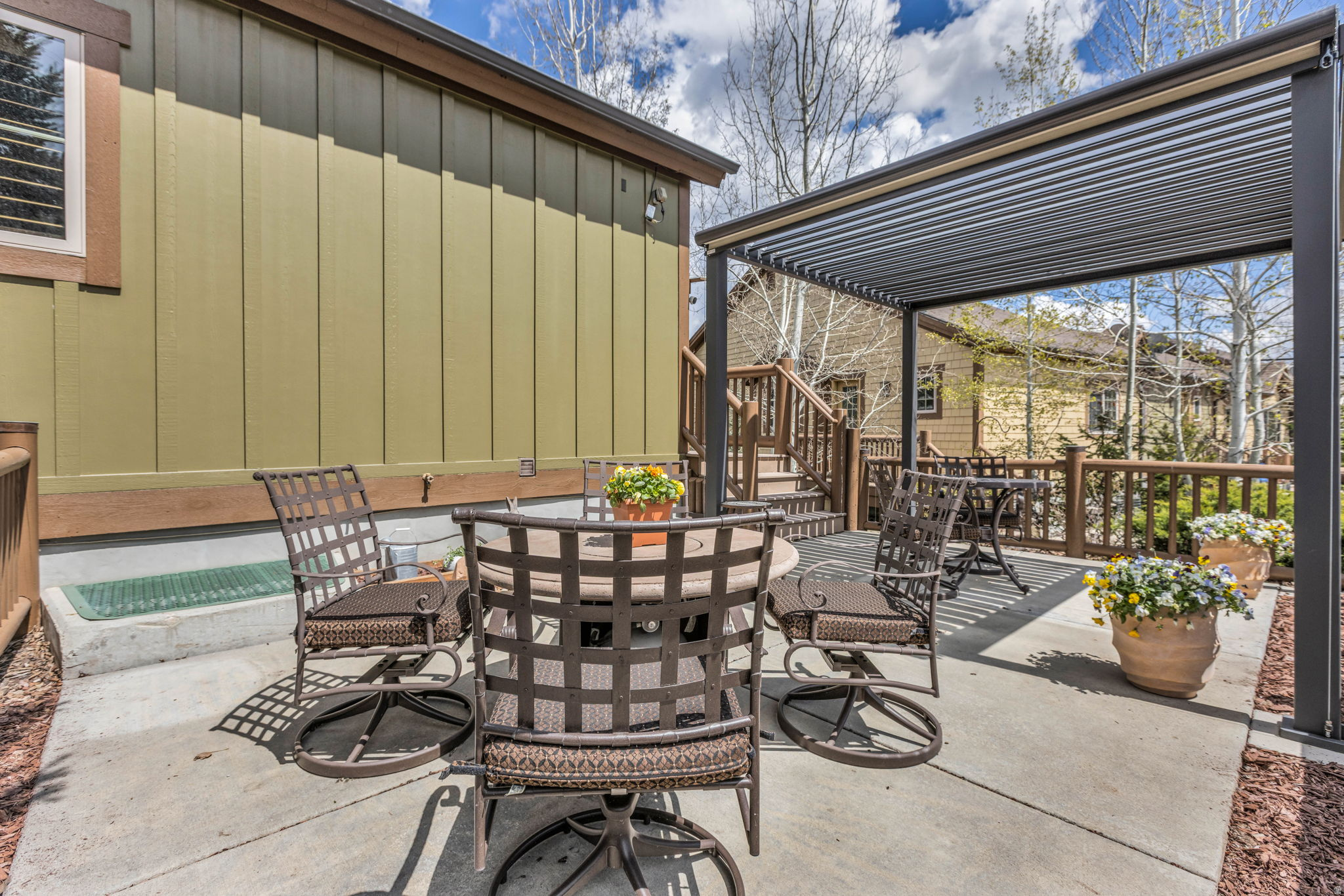3137 W LOWER SADDLEBACK RD