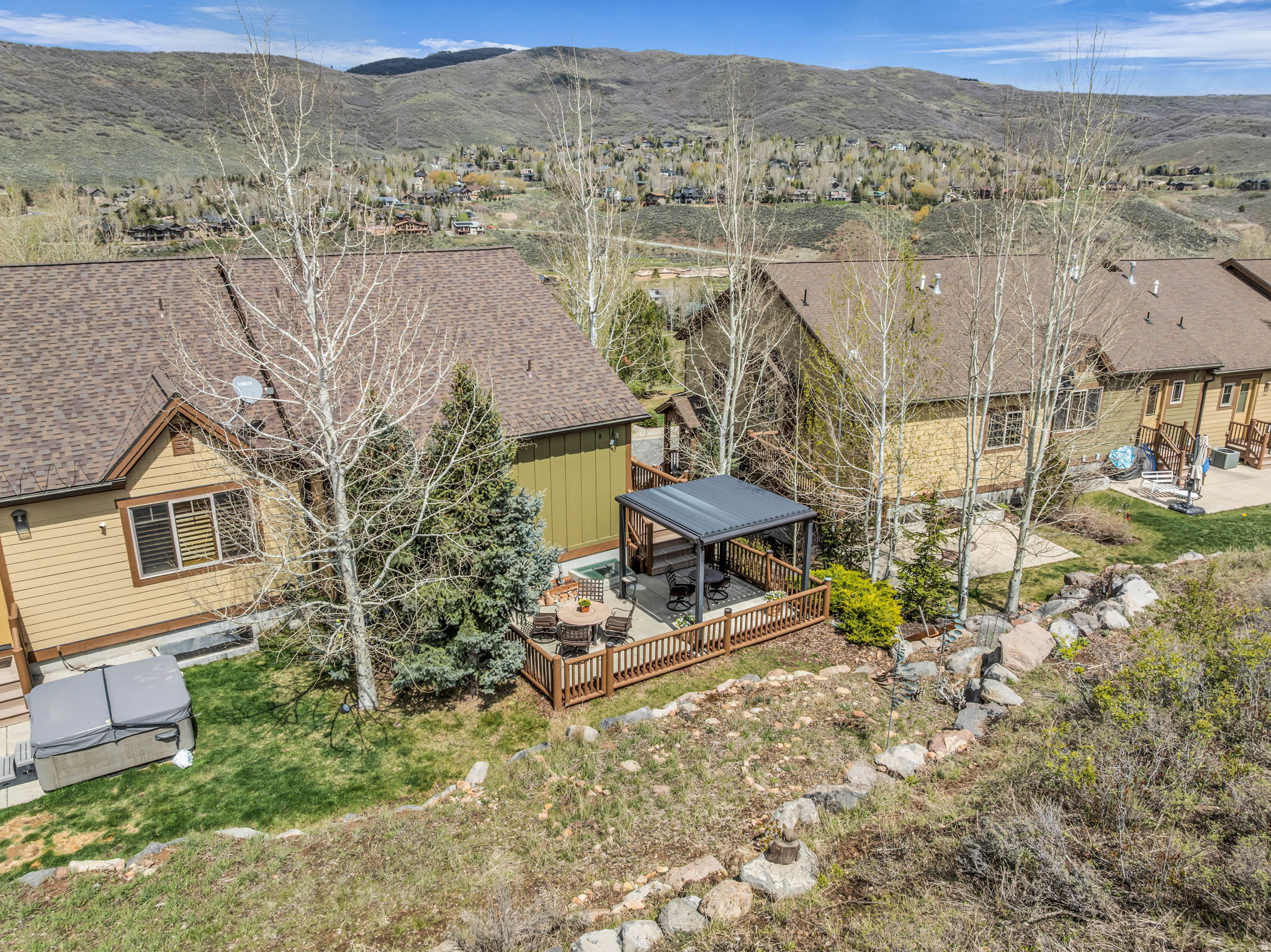 3137 W LOWER SADDLEBACK RD