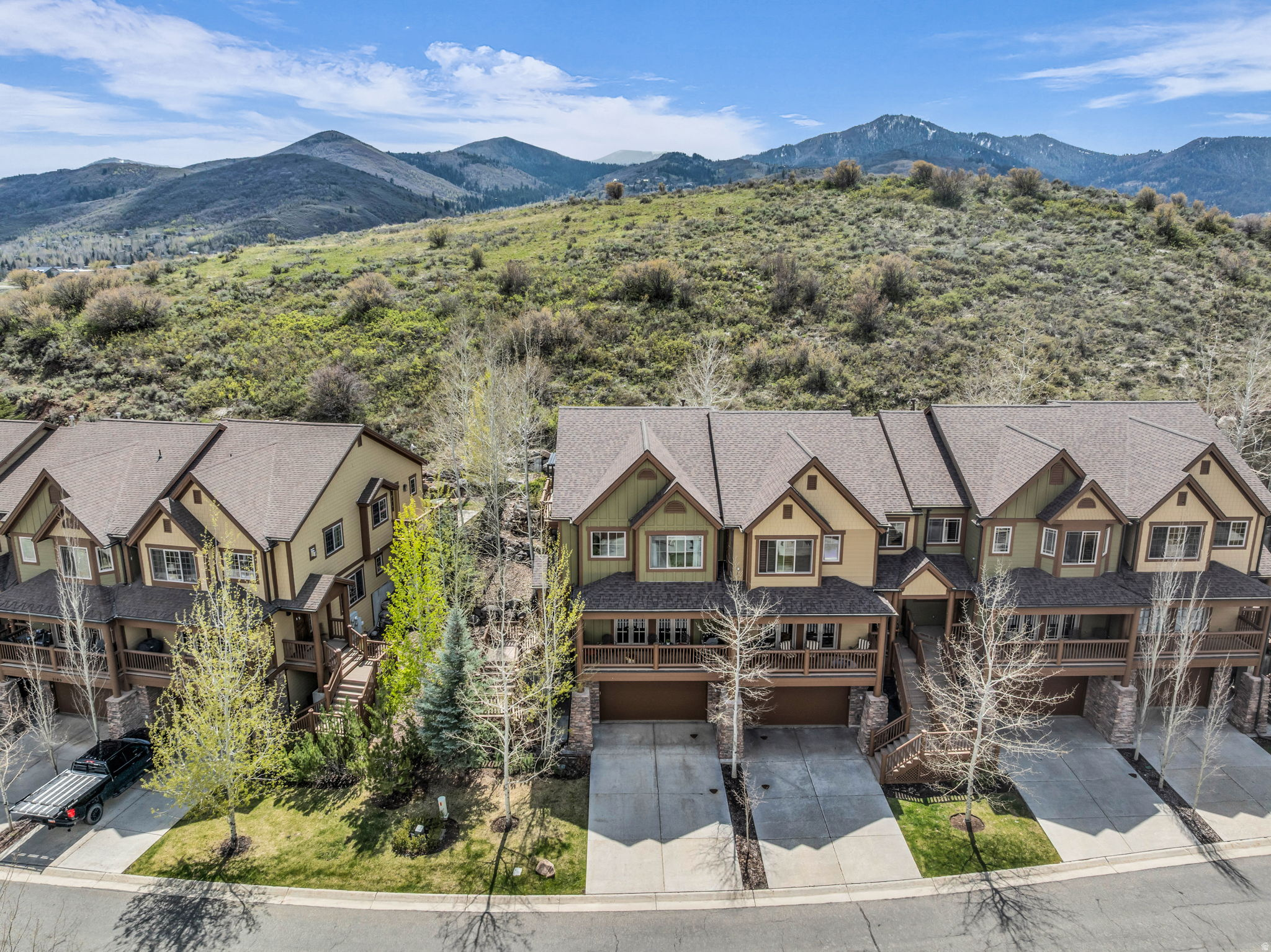 3137 W LOWER SADDLEBACK RD