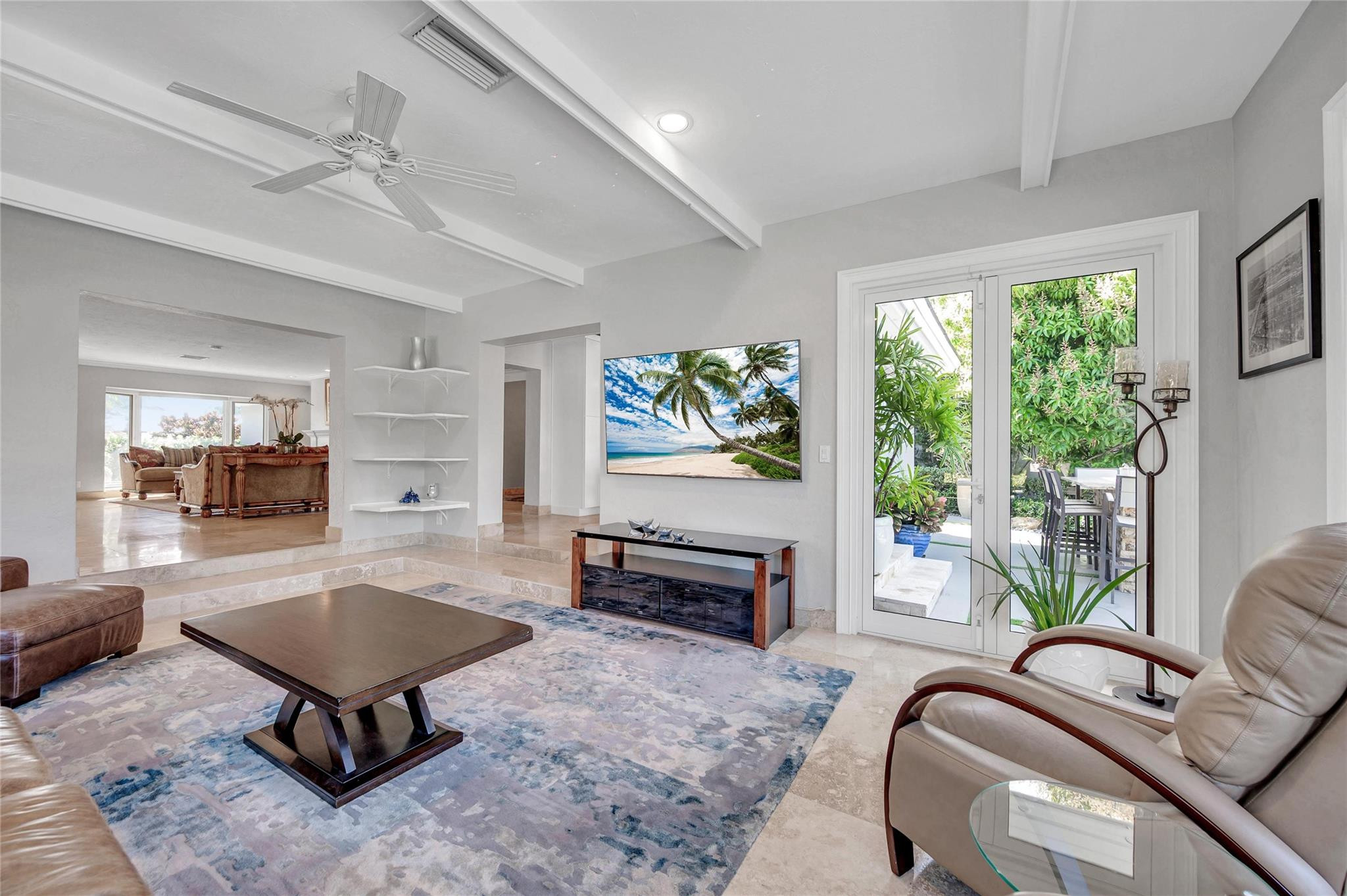 2319 CASTILLA ISLE