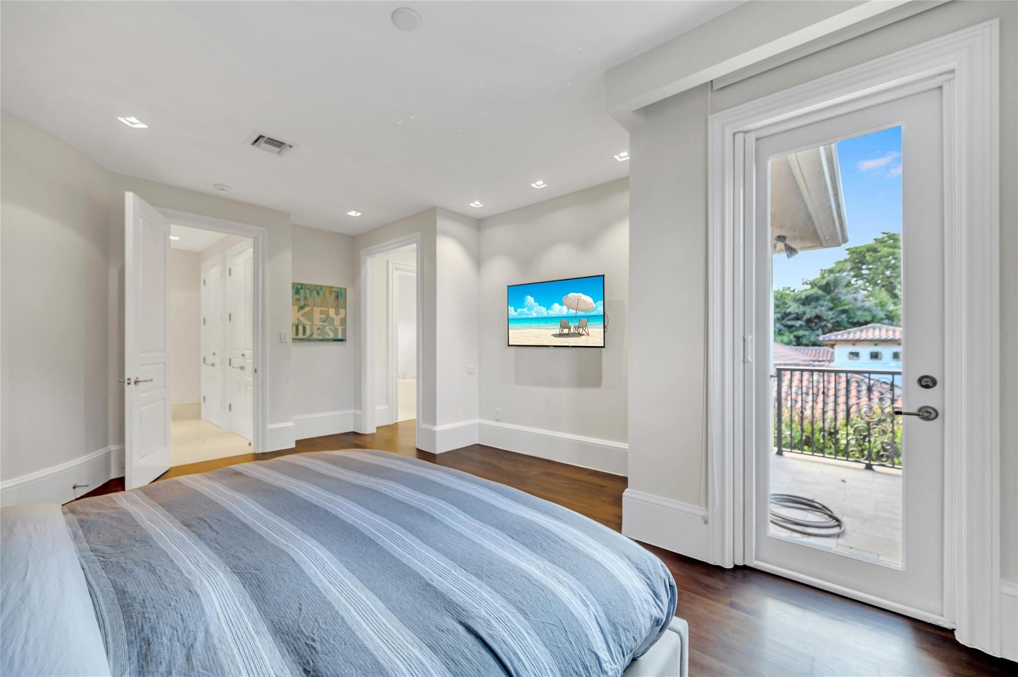 38 Isla Bahia Dr
