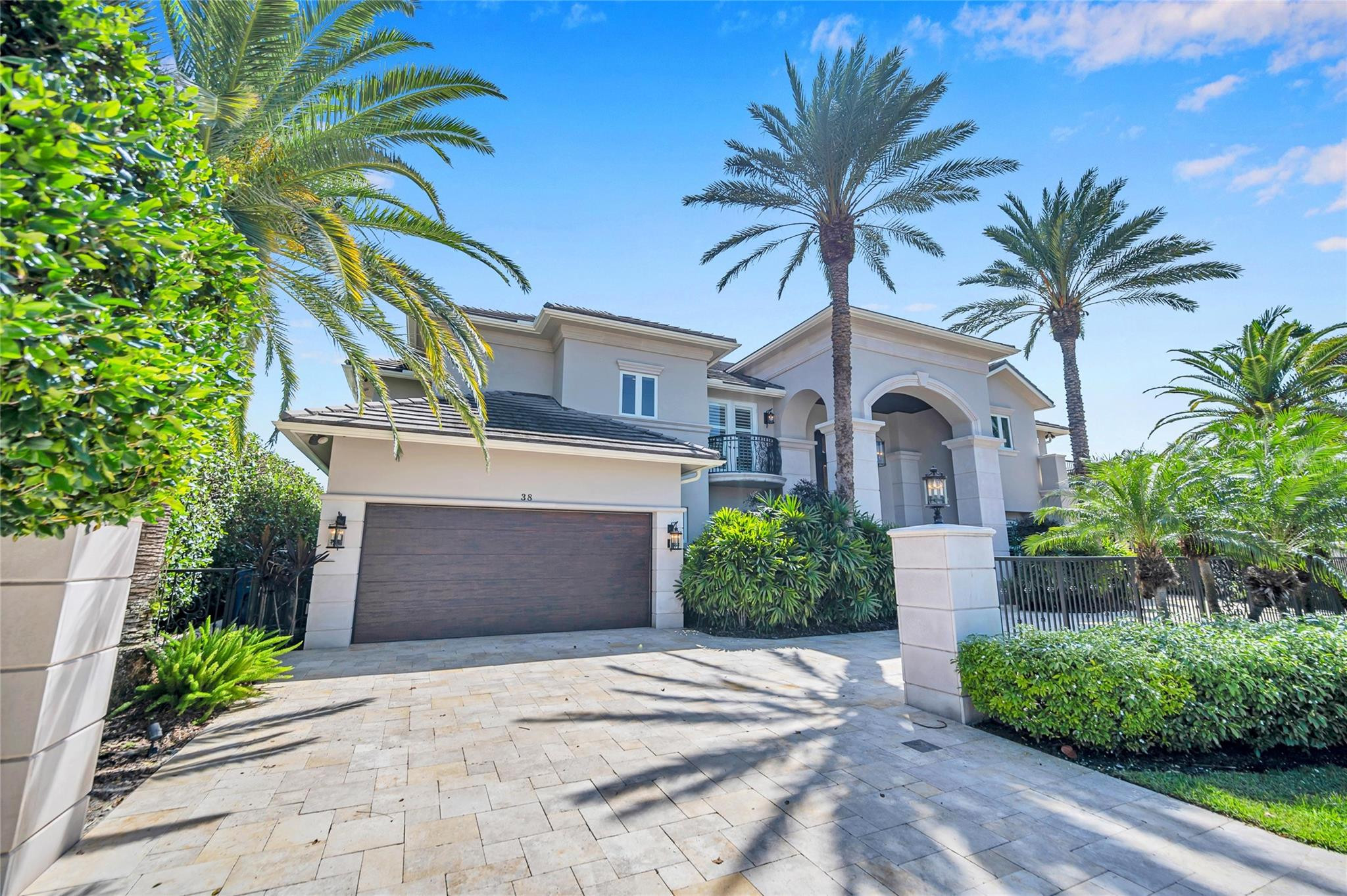 38 Isla Bahia Dr