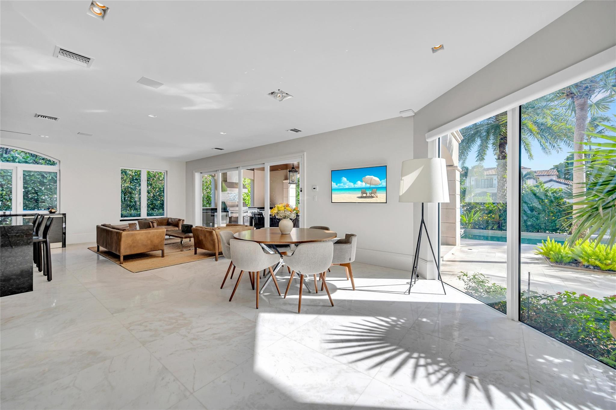 38 Isla Bahia Dr