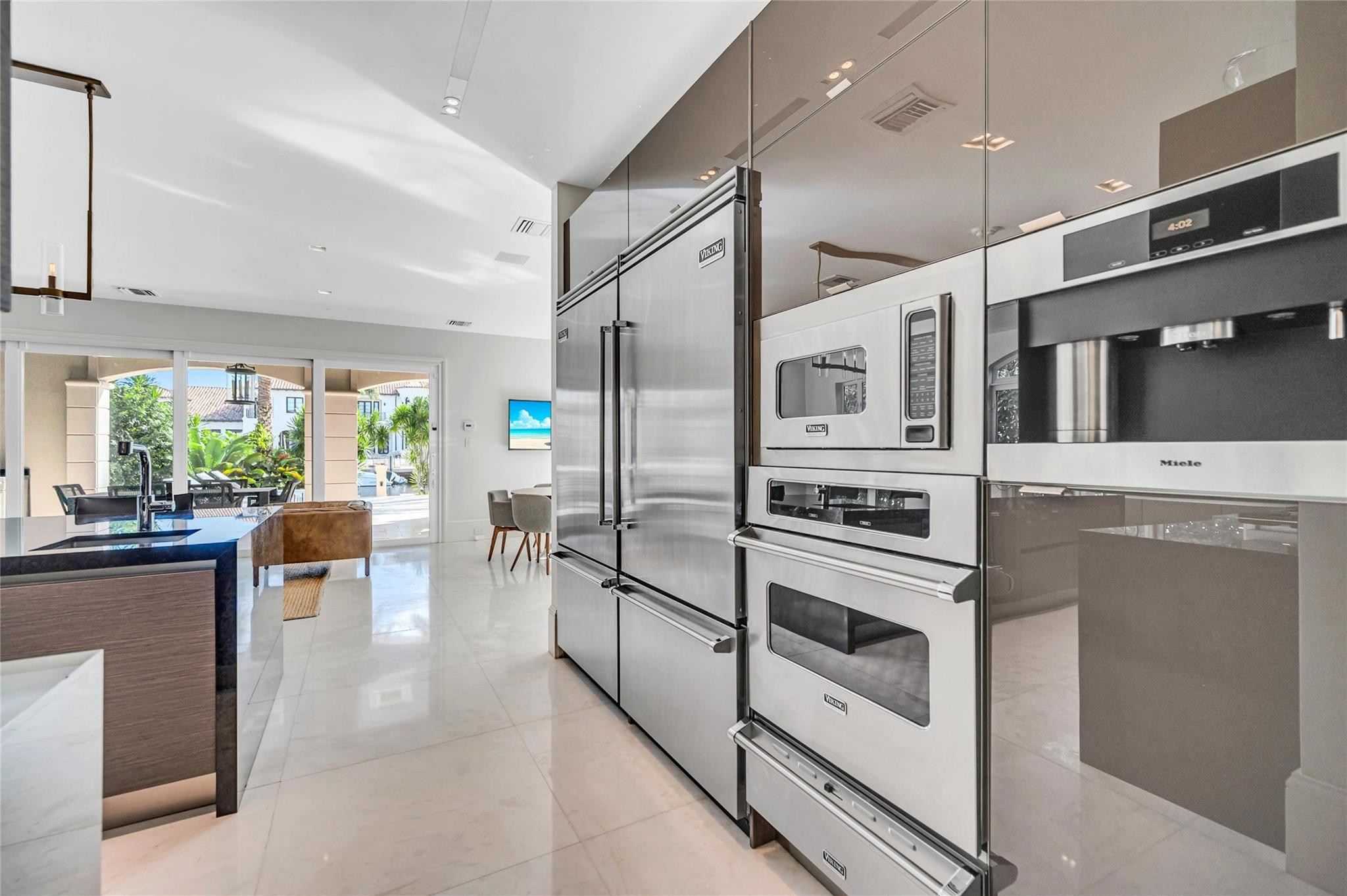 38 Isla Bahia Dr