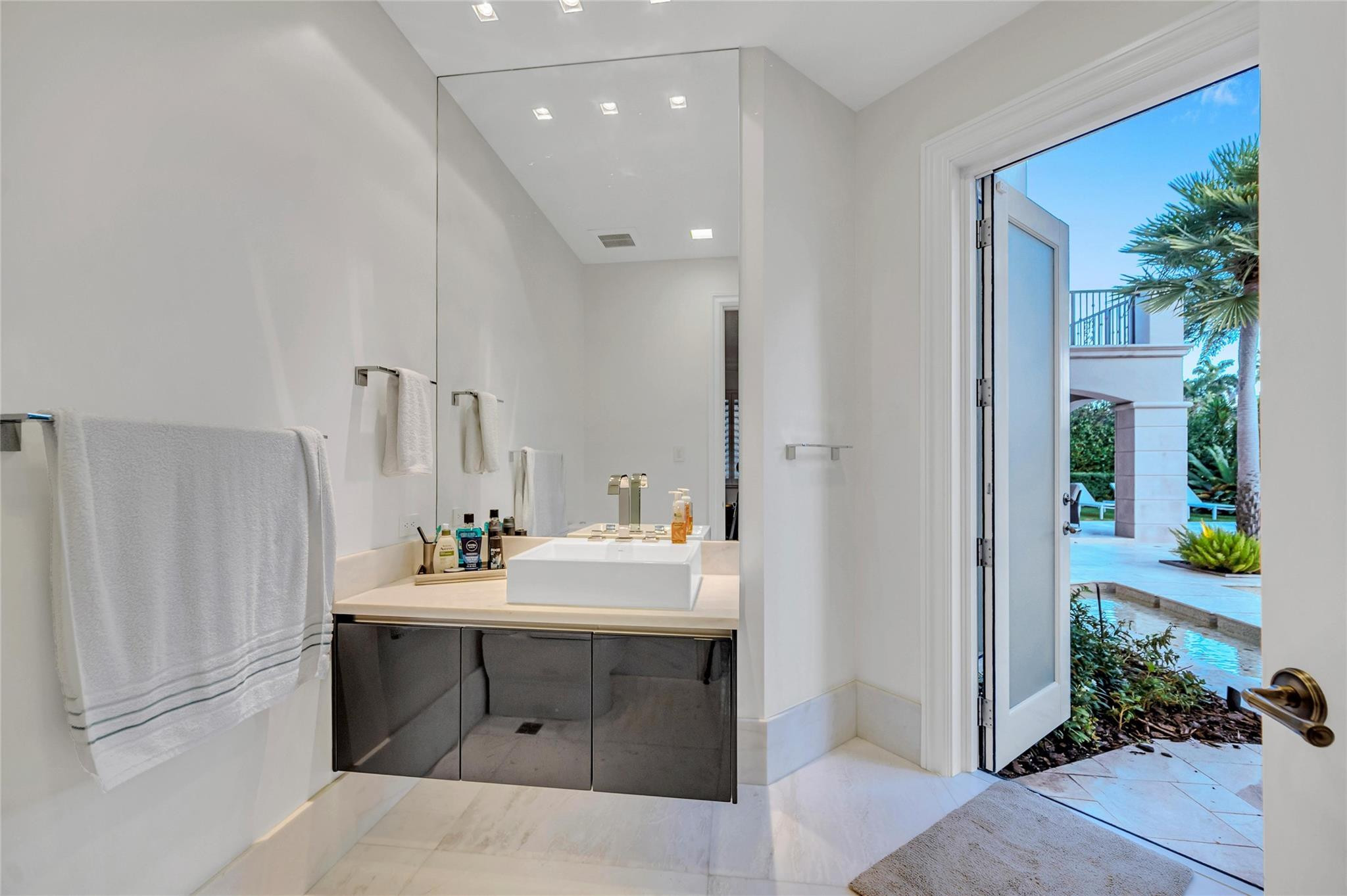 38 Isla Bahia Dr