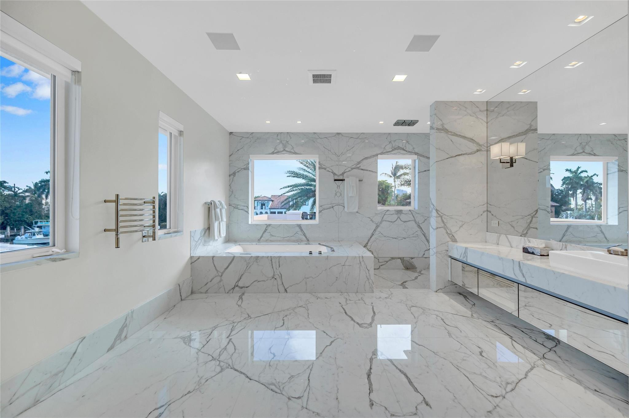 38 Isla Bahia Dr