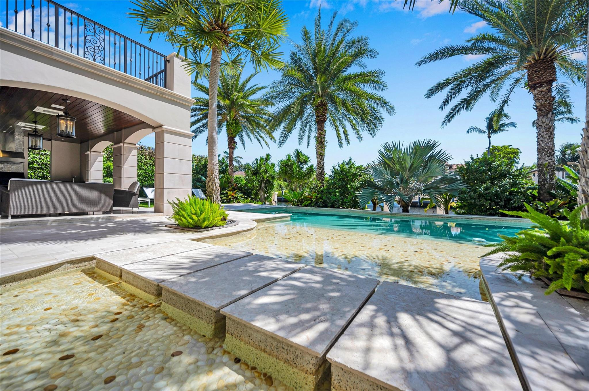 38 Isla Bahia Dr