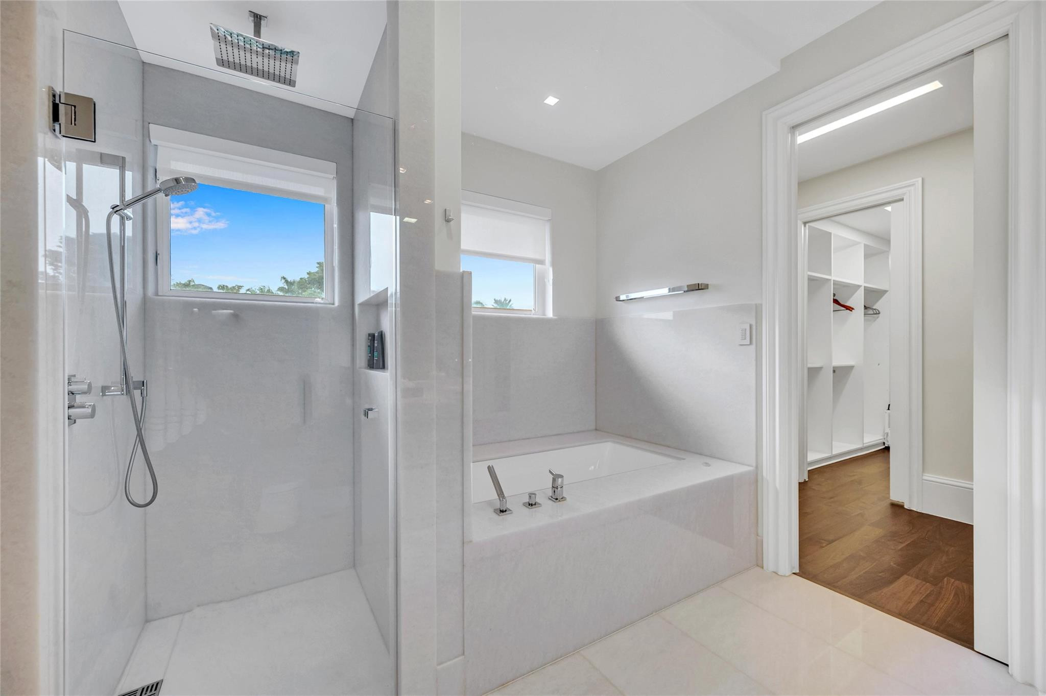 38 Isla Bahia Dr