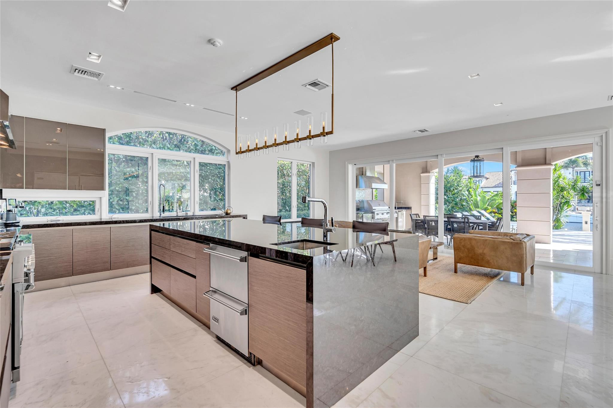 38 Isla Bahia Dr