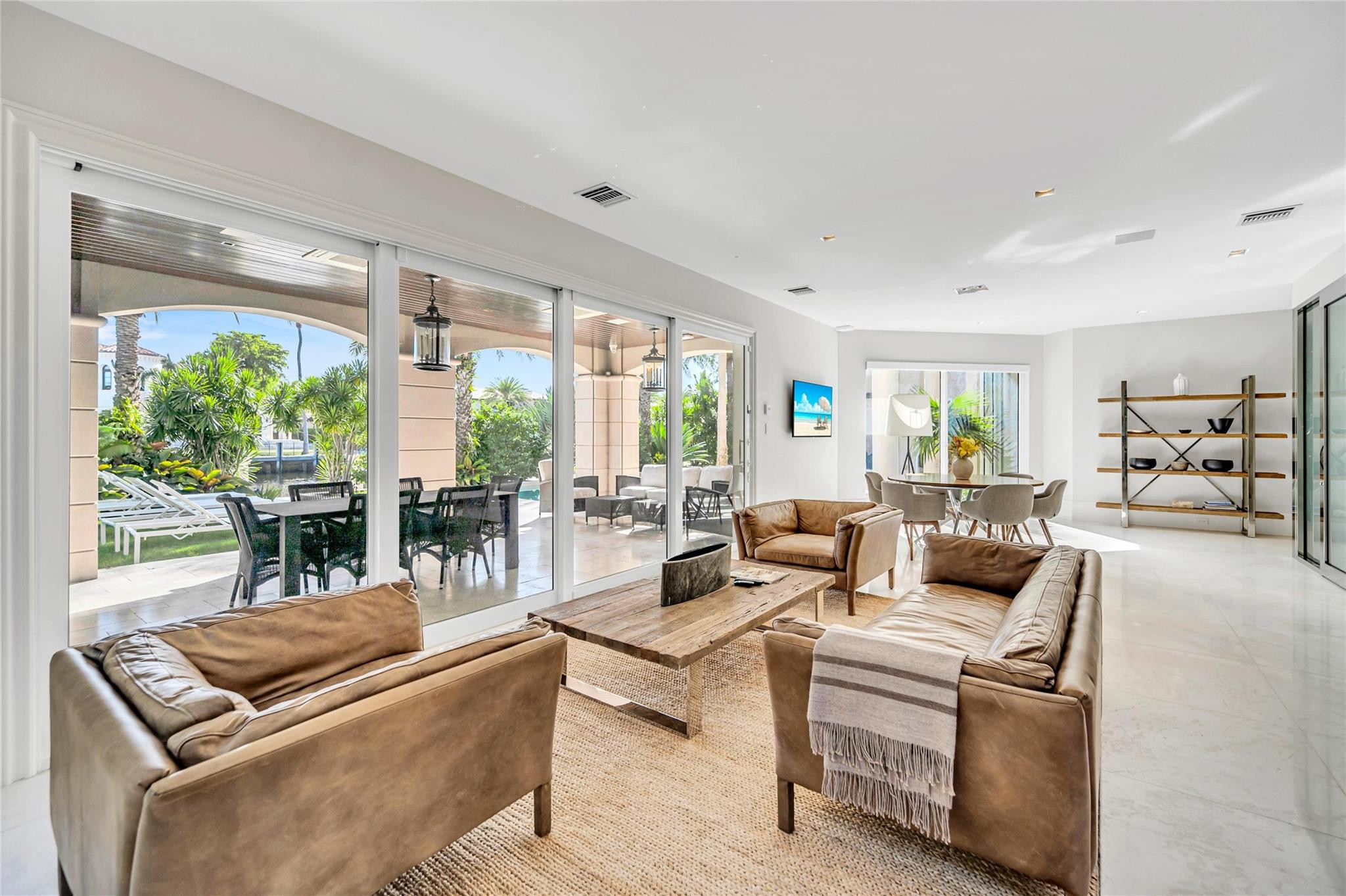 38 Isla Bahia Dr