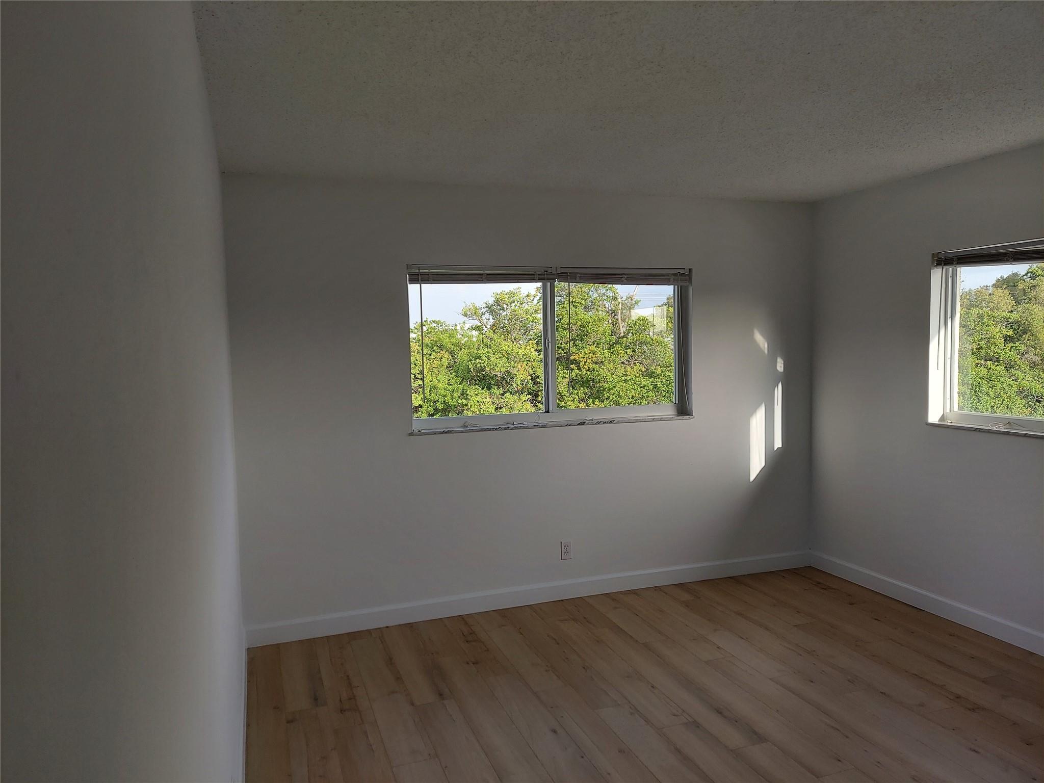 1400 NE 54th St 308