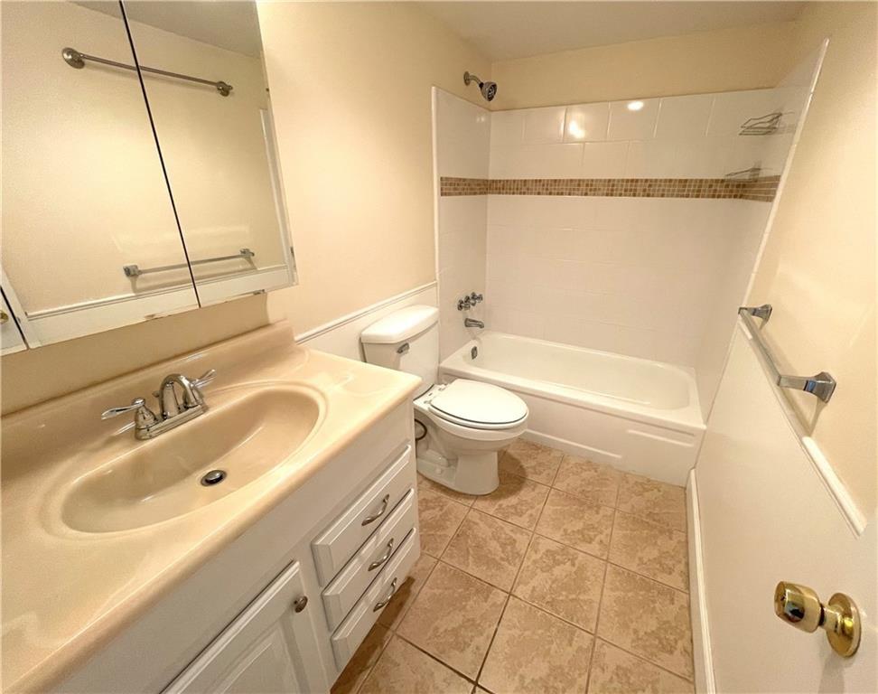 1400 NE 54th St 308