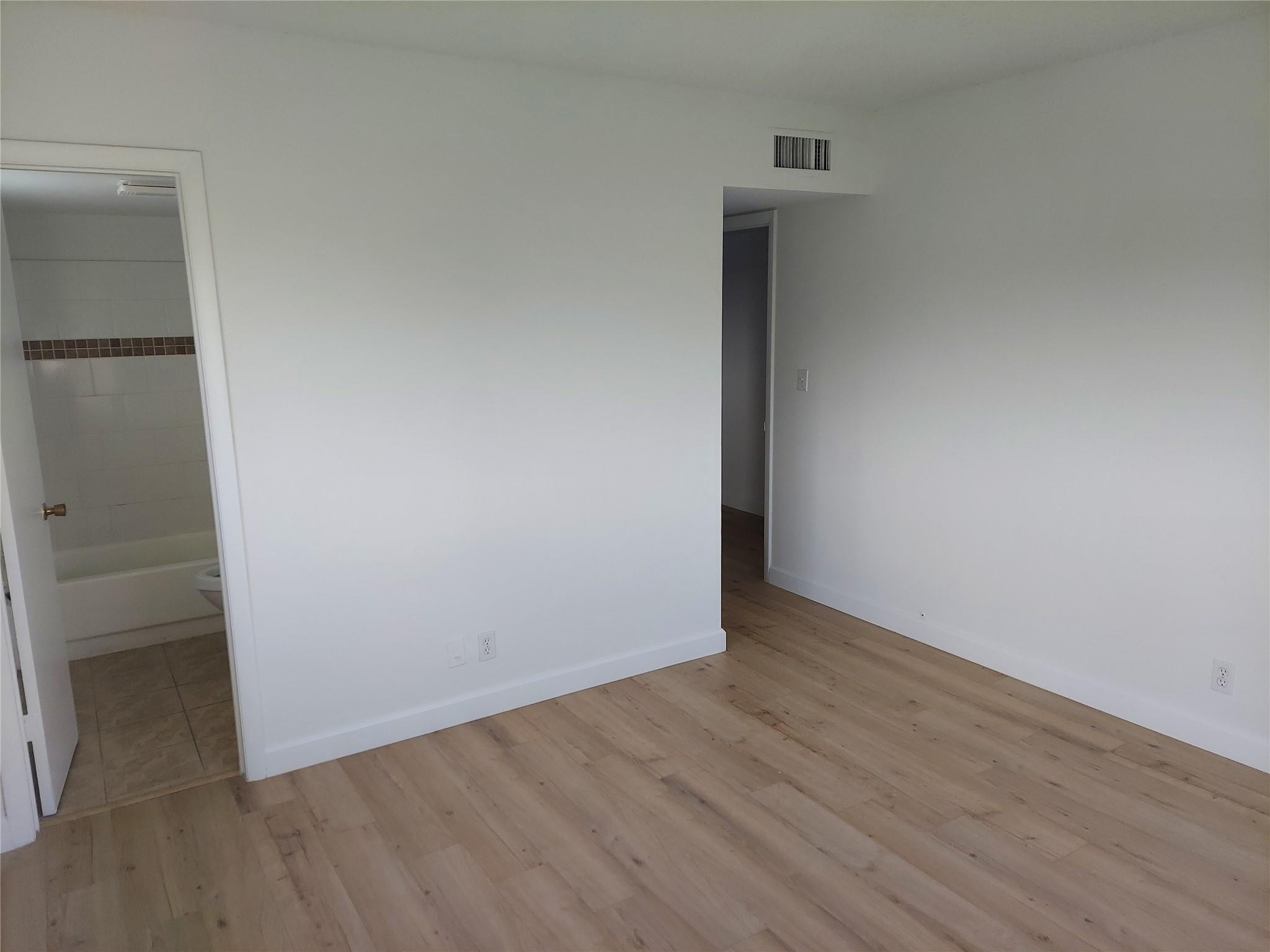 1400 NE 54th St 308