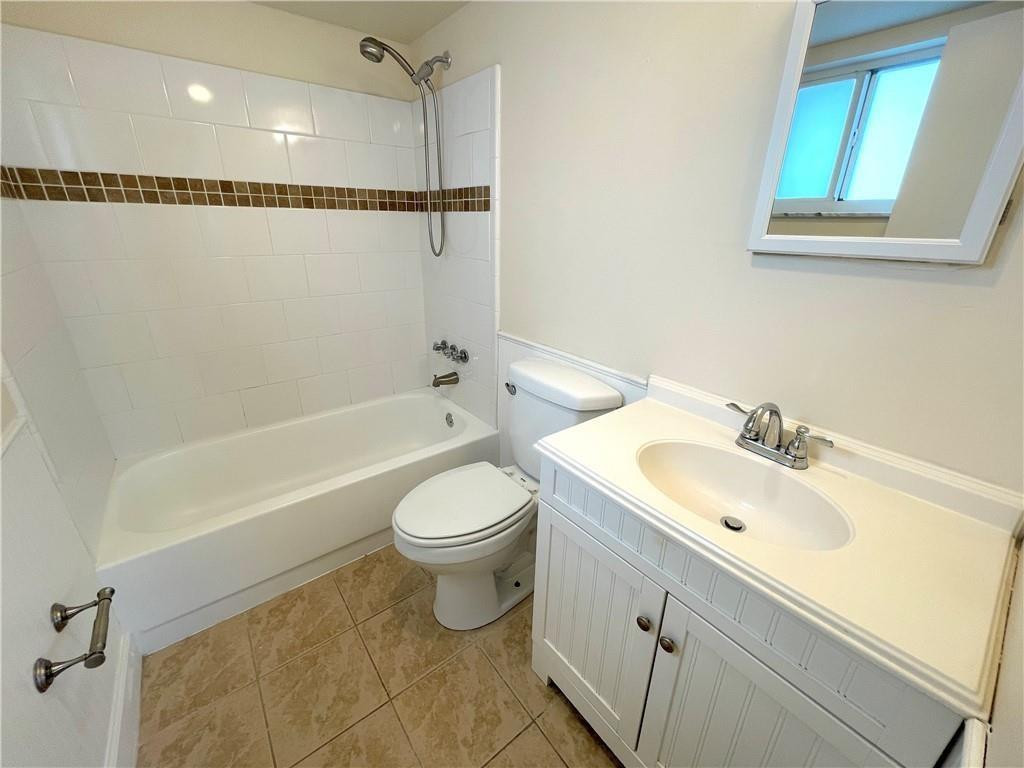 1400 NE 54th St 308