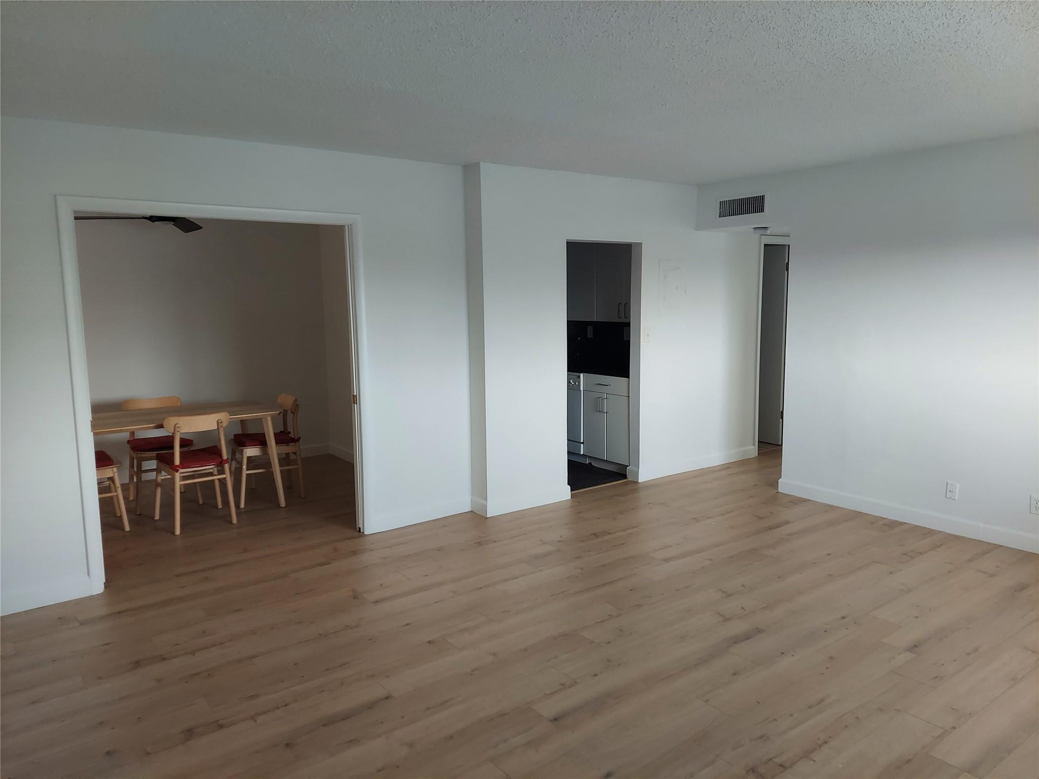 1400 NE 54th St 308