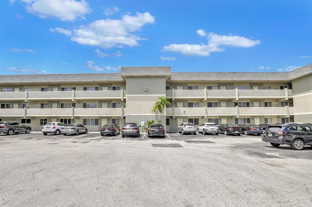 1400 NE 54th St 308