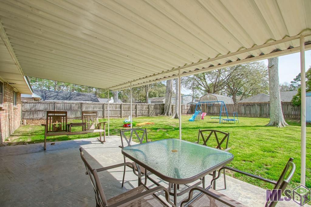 13918 Red River Ave