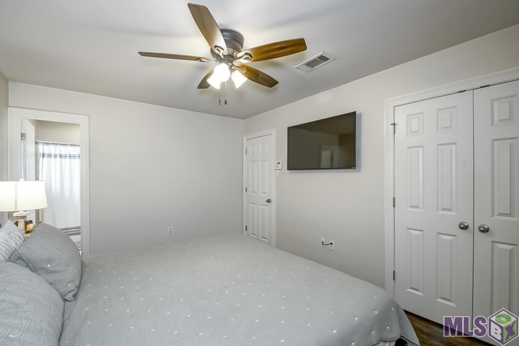 13918 Red River Ave